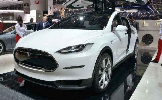 Tesla Model X lanzamiento