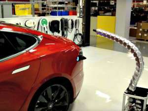 Tesla cargador robótico serpiente