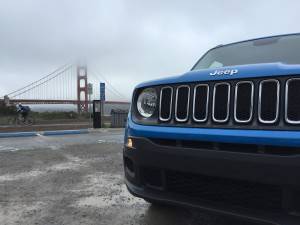 Jeep Renegade 2015 posa orgulloso en San Francisco