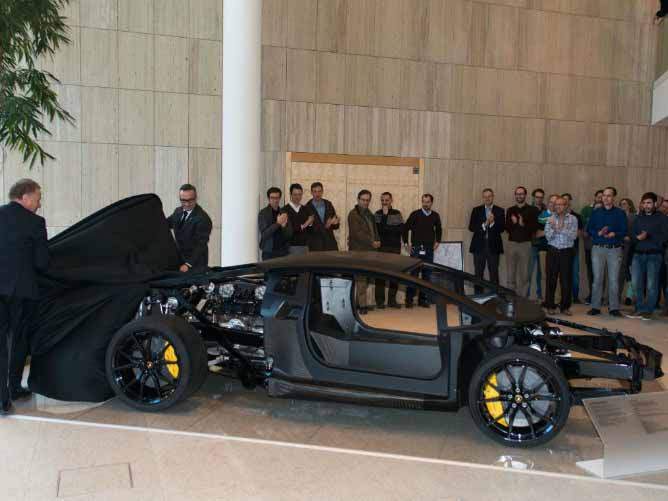 Chasis de Lamborghini Aventador LP700-4 se exhibe en la Oficina de Patentes  de Munich – QueAutoCompro