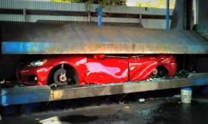 Lexus ISF 2011 carreras ilegales destruido
