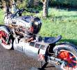 Motocicleta Black Pearl con motor de vapor.