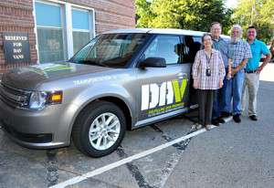 Ford dona vehículos a la DAV