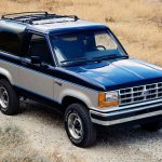 Al crecer la Bronco, en 1984 se lanzó la Bronco II más pequeña, basada en la pick-up Ranger.