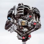 Motor V8 5.2 l Voodoo. Derivado del 5.0 litros Coyote, el Voodoo es el motor atmosférico de calle más potente en la historia de Ford, con 526 hp a 7,500 a rpm y 429 lb-pie a 4,750 rpm. Ofrece 102 hp por litro, mientras el corte de inyección llega a las 8,250 revoluciones por minuto.