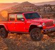 Jeep Gladiator 2021 V6 3.6 l, 4WD, 285 hp, 260 lb-pie; V6 3.0 l, 4WD, Turbodiésel, 4WD, 260 hp, 442 lb-pie, 8 velocidades +Capacidad todoterreno, dirección, consumo -Capacidad de carga y remolque