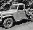 Jeep Truck 1947-1965 La primera pick-up de la marca sólo se llamó Willys Jeep Truck. Fue bastante popular, por lo que, ante la buena acogida de la Gladiator, nos hace preguntarnos si en algún momento Jeep considerará una variante dos puertas de su pick-up.