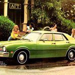 Cuando se lanzó en 1969, el Ford Maverick sólo se vendió con carrocería de dos puertas, pero a partir del año-modelo 1973 se agregó una carrocería sedán, con una distancia entre ejes de 109.9 pulgadas (2.79 m).