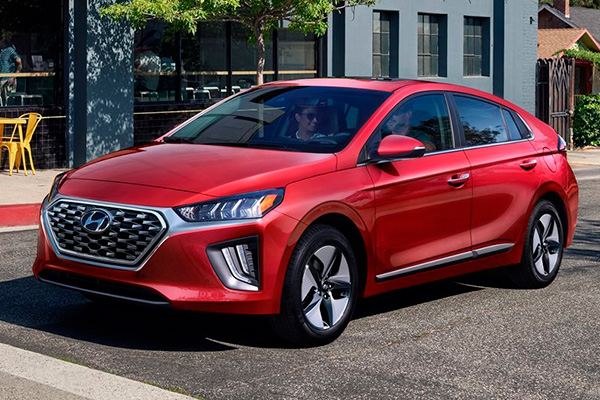 Hyundai-Ioniq-2021-autos-50-mpg.jpg