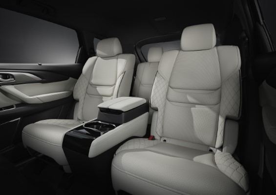 Mazda CX-9 interiores lujosos