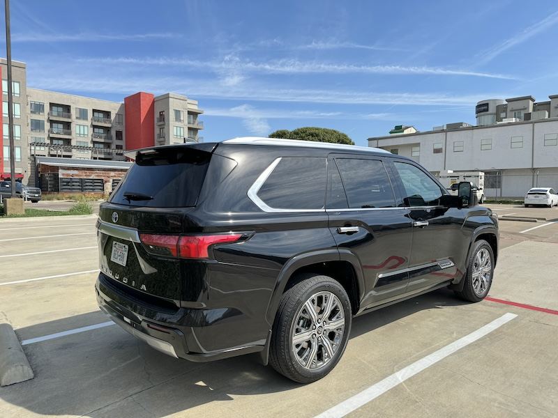 Toyota Sequoia Capstone 2024 comodidad al volante